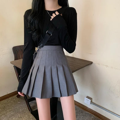 Plain Pleated Mini Skirt with High Rise