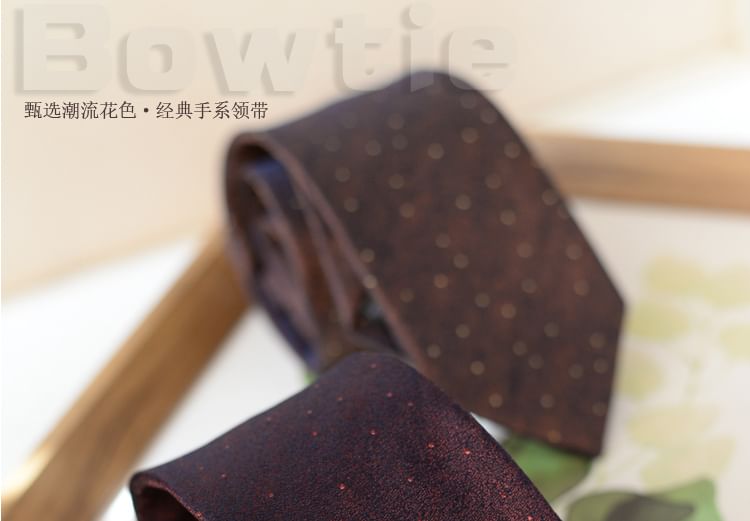 Polka Dot Tie & Pocket Square Set