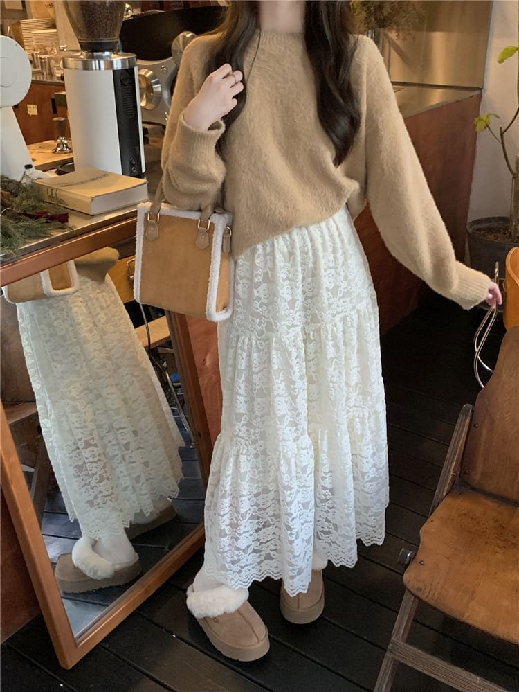 Lace Maxi A-Line Skirt with High Rise