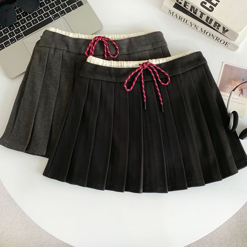 Drawstring Waist Two-Tone Pleated Mini A-Line Skirt