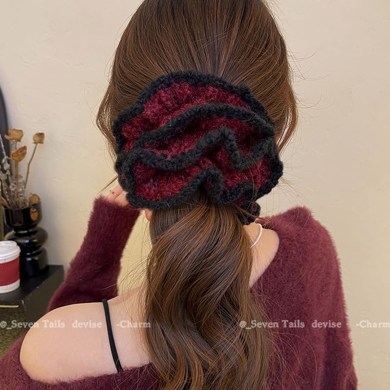 Trim Contrast Scrunchie Knit