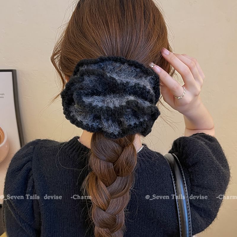 Trim Contrast Scrunchie Knit