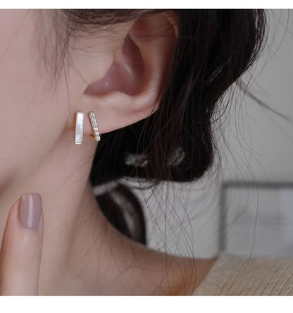 Alloy Rhinestone Earring Shell Stud