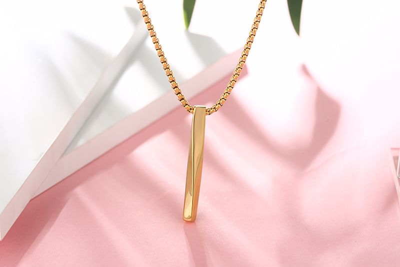 Twisted Bar Pendant Necklace - Minimalist