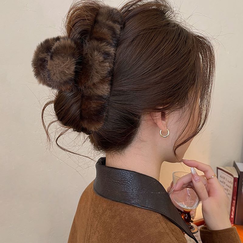 Patterned Hair Faux Fur Leopard Claw