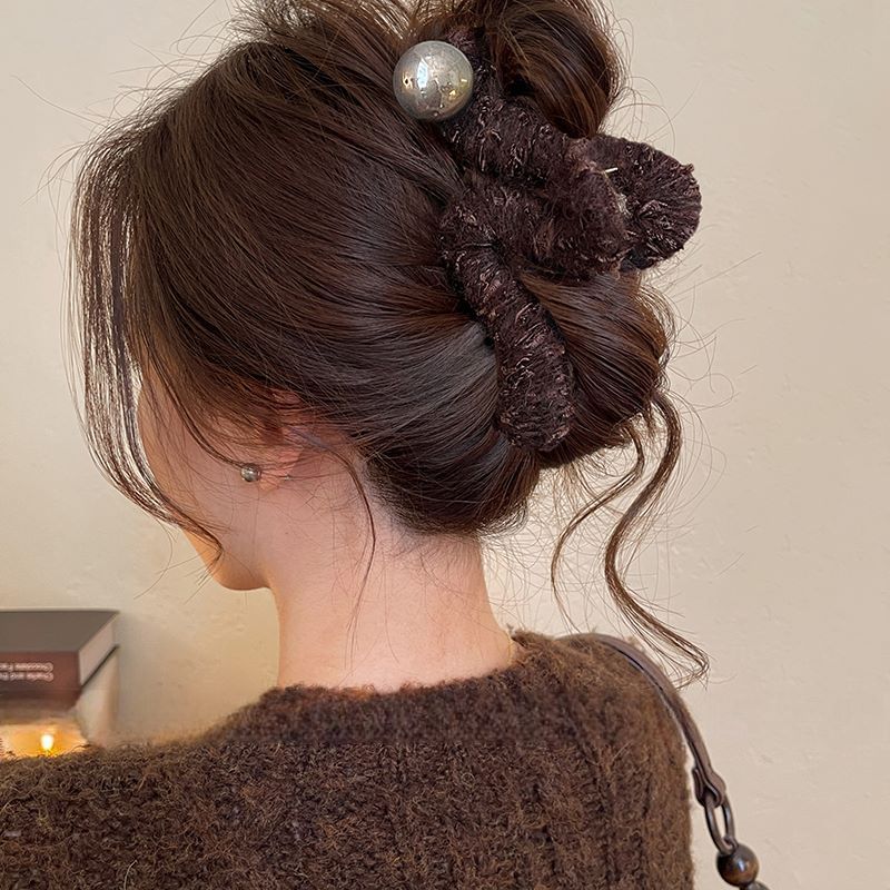 Claw Pearl Faux Hair Yarn