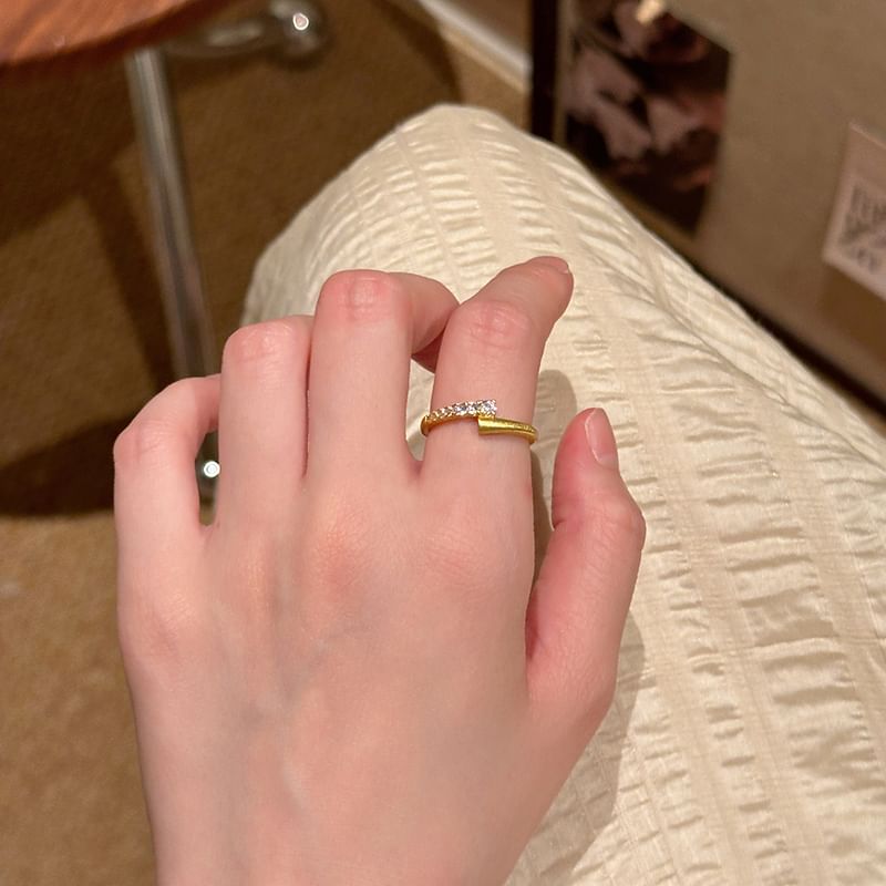 Alloy Set Open Rhinestone Ring /