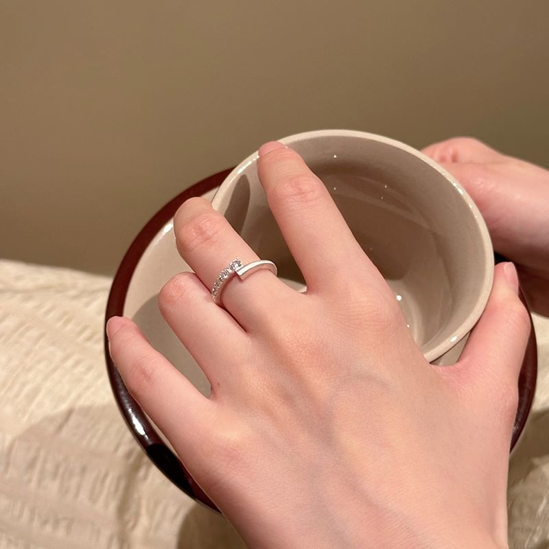 Alloy Set Open Rhinestone Ring /