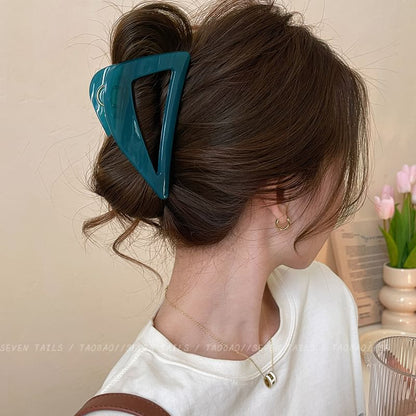 Triangle Plain Hair Acrylic Claw