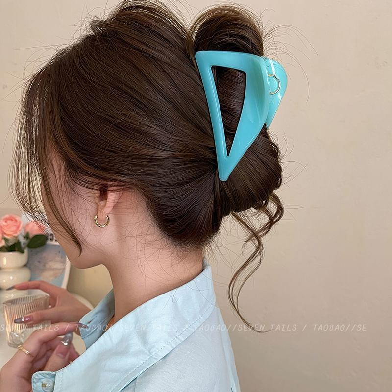 Triangle Plain Hair Acrylic Claw