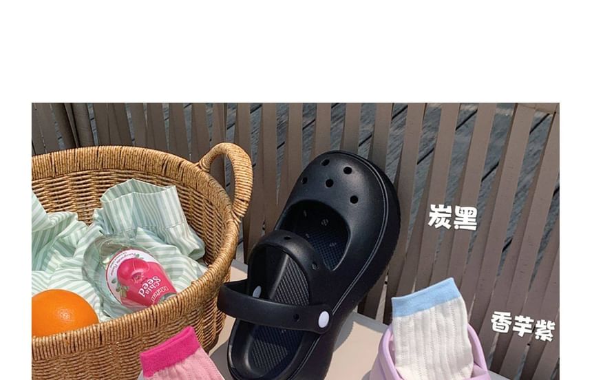 Perforated Platform Plain Sandals