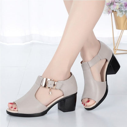 Chunky Heel Buckled Sandals