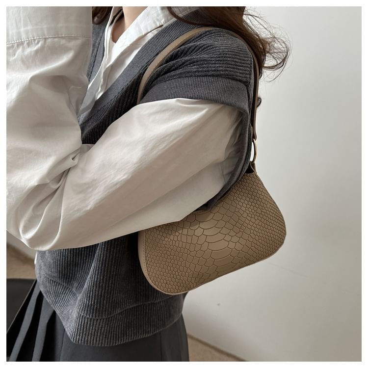 Crocodile Grain Faux Leather Shoulder Bag