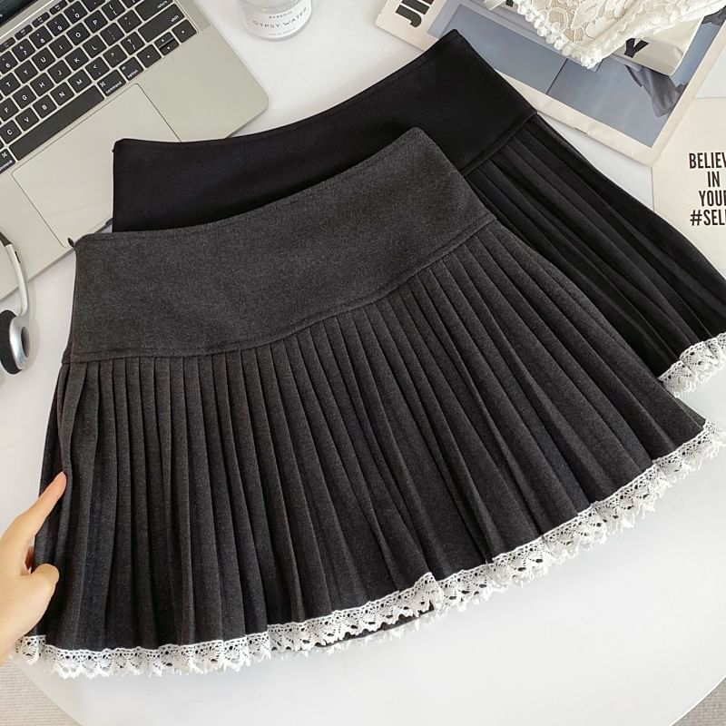 Contrast Lace Trim Pleated Mini Skirt - High Waist