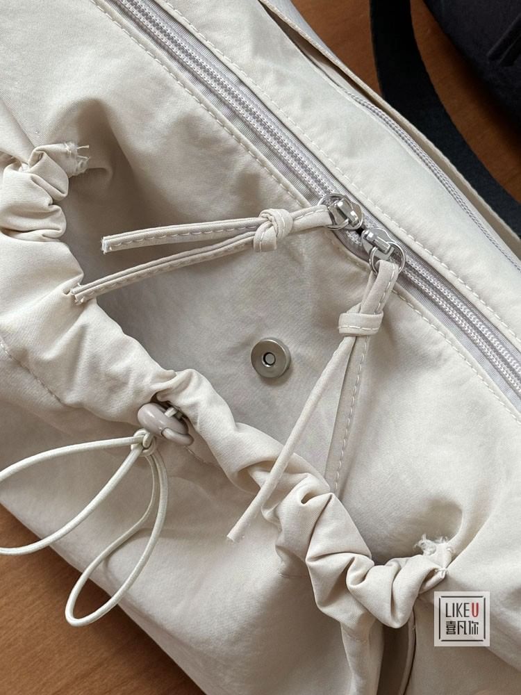 Drawstring Plain Zip Shoulder Bag