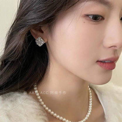 Rhinestone Earring Leaf Stud