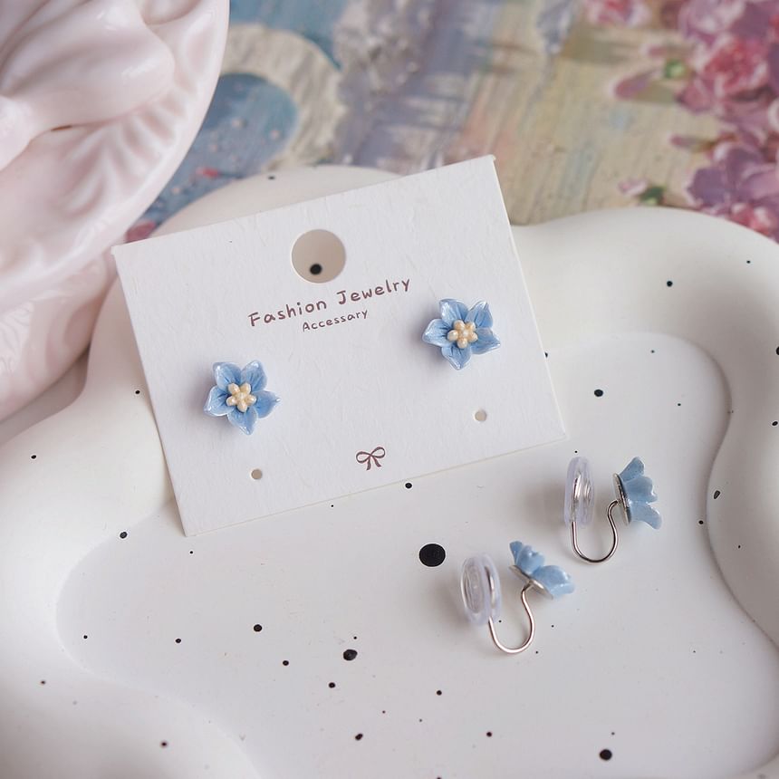 / Flower Clip Stud Earring On