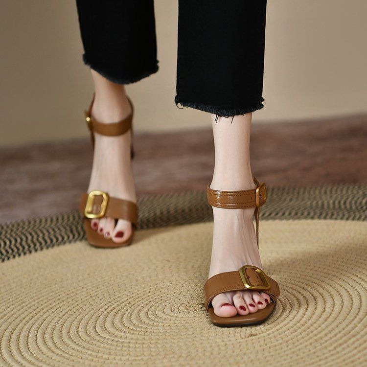 Round Heel Buckled Sandals