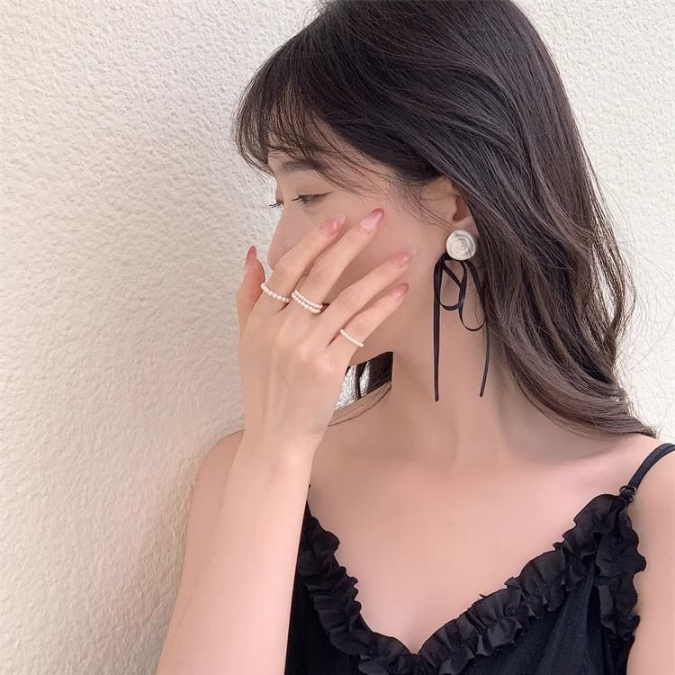 Ribbon Flower Stud Earring