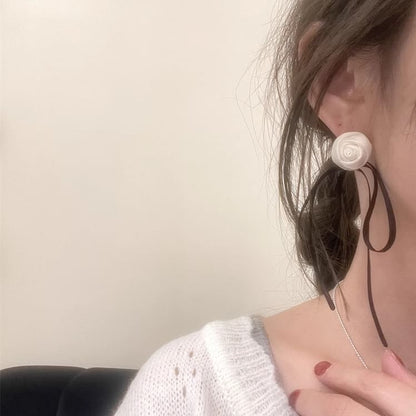 Ribbon Flower Stud Earring