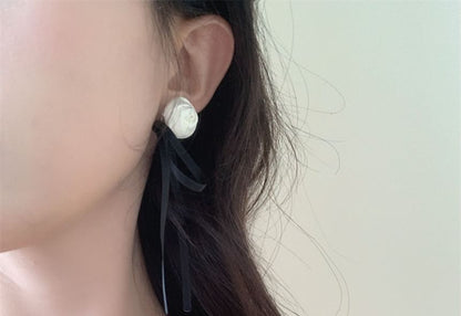 Ribbon Flower Stud Earring