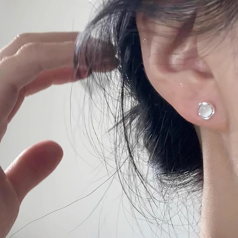 Faux Cat Alloy Earring Eye Stone Stud