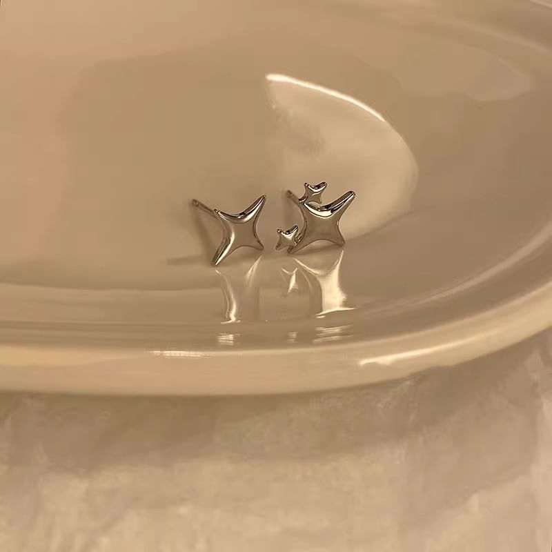 Earring Asymmetrical Star Stud Alloy