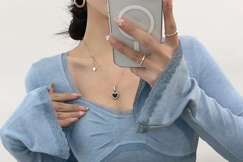 Ruched Scoop Neck Lace Trim Slim Fit Crop Tee