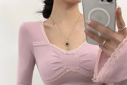 Ruched Scoop Neck Lace Trim Slim Fit Crop Tee