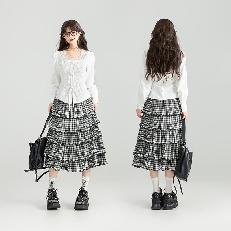 Square Neck Lace Trimmed Long-Sleeved Blouse