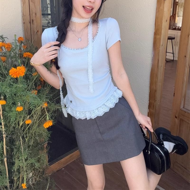 Scoop Neck Lace Trim Short-Sleeved T-Shirt