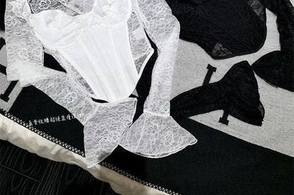 Sweetheart-Neckline Fishbone Crop Lace Top