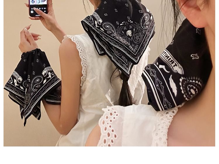 Print Scrunchie Paisley Square