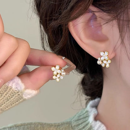 Faux Floral Ear Cuff / Alloy Earring Pearl Stud