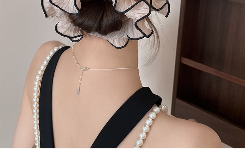 Contrast Trim Scrunchie