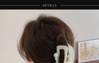 Claw Pearl Hair Acrylic Faux