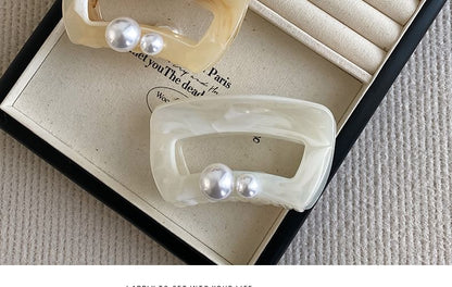 Claw Pearl Hair Acrylic Faux