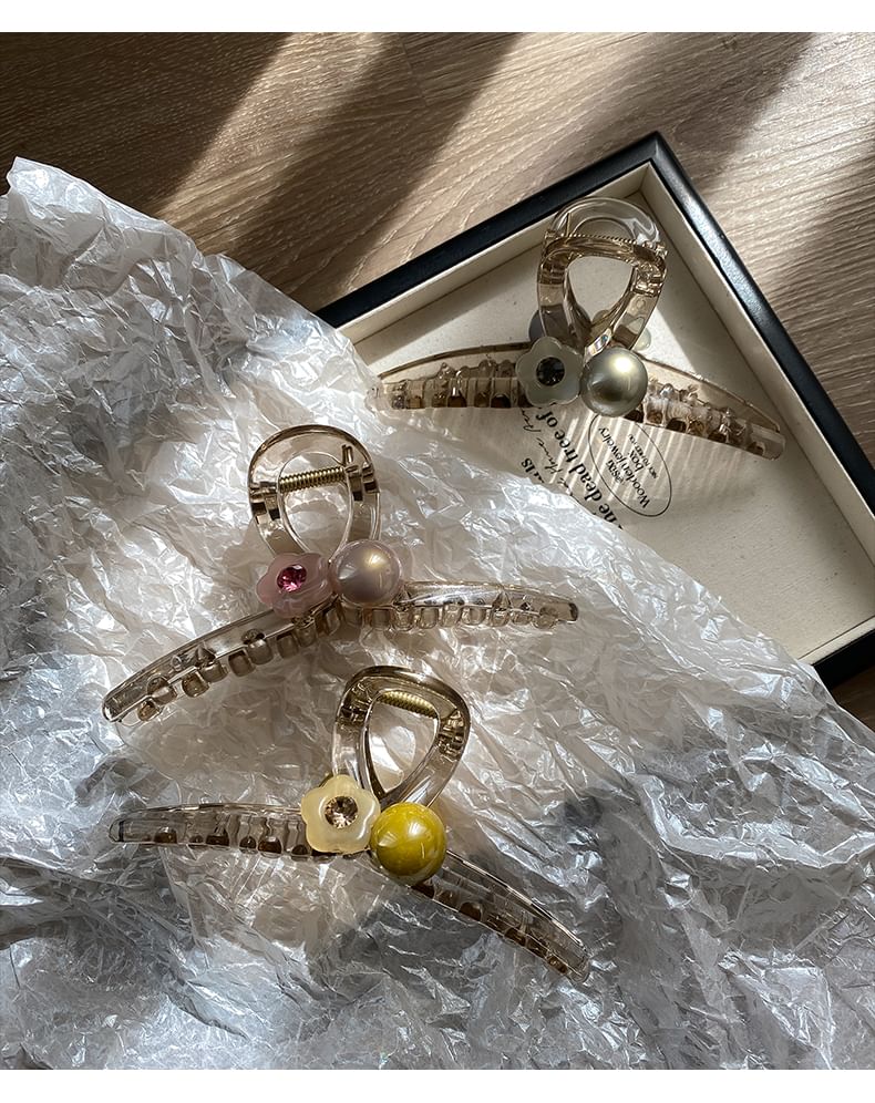 Acrylic Faux Claw Hair Flower Pearl