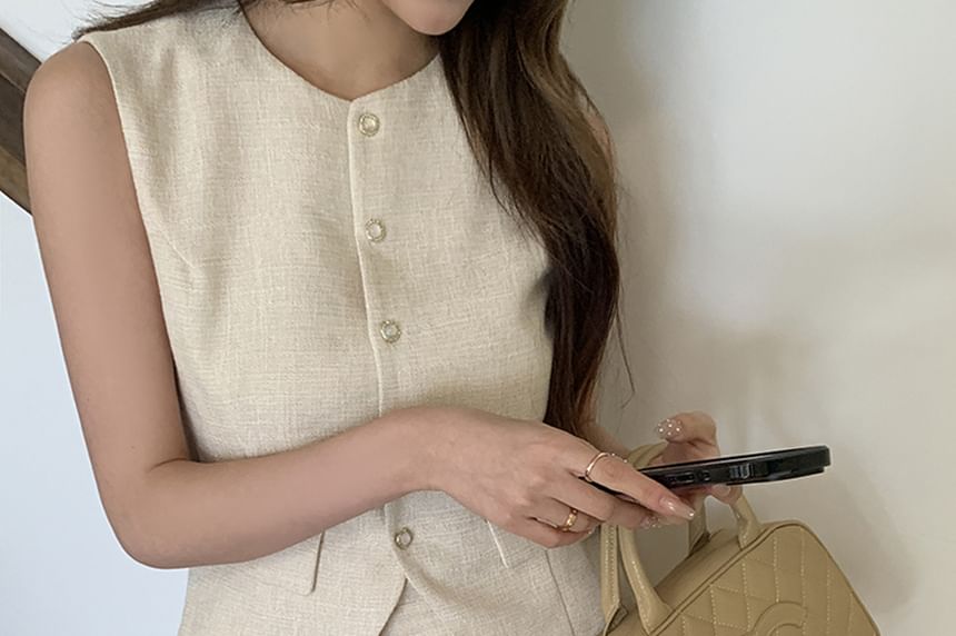 Buttoned Vest with Round Neck and Pleated Mini Skirt Set