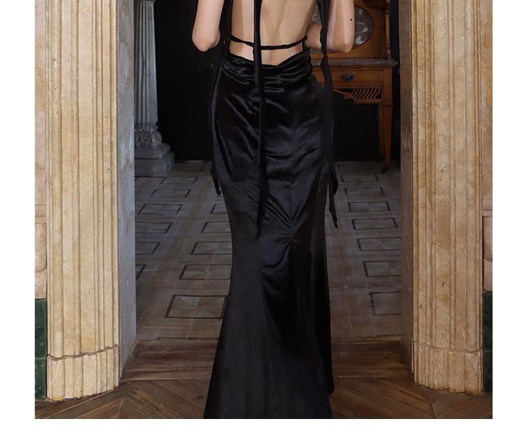 Open Back Ruched Velvet Spaghetti Strap Mermaid Dress