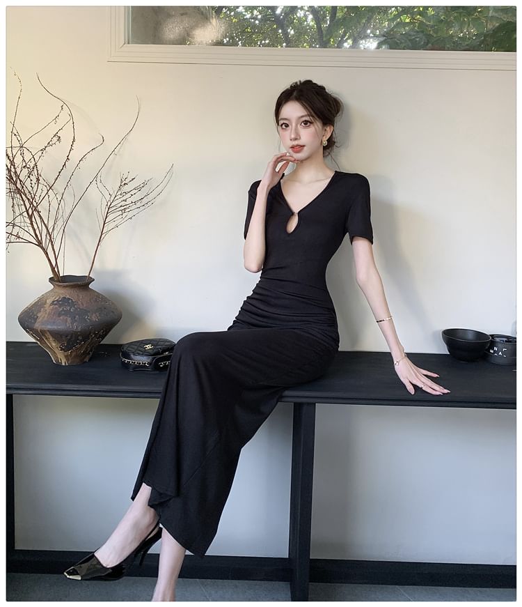 Short Sleeve V-Neck Plain Bodycon Maxi Dress