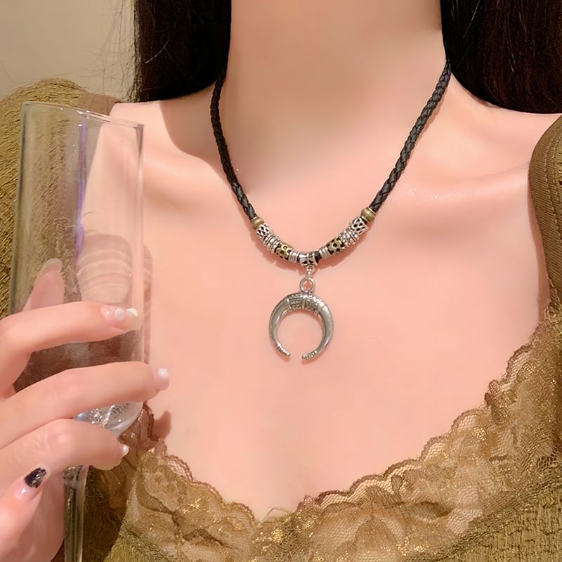 Necklace Pendant Moon Crescent