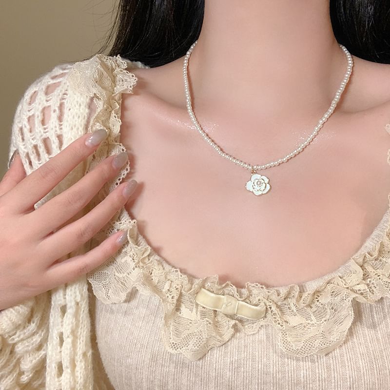 Necklace Flower Pendant