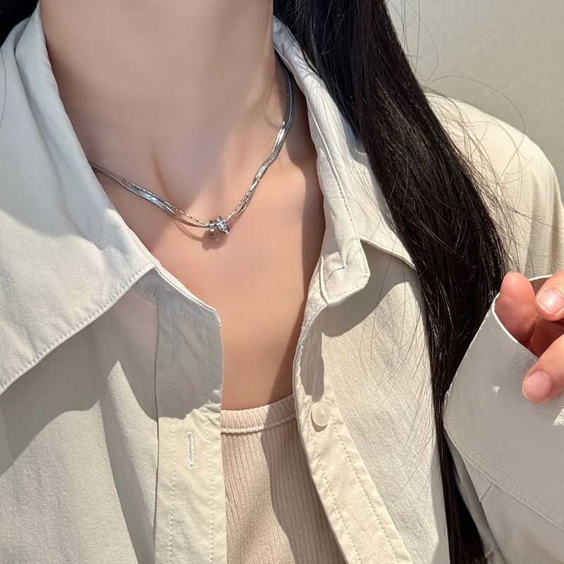 Chain Pendant Necklace Snake Circle