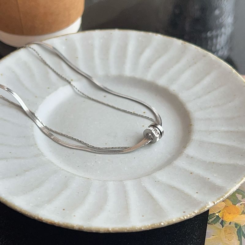 Chain Pendant Necklace Snake Circle