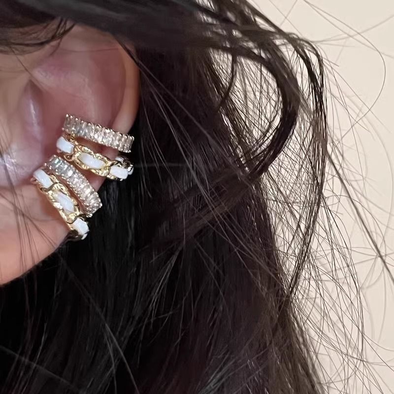 Rhinestone Layered Cuff Alloy Ear