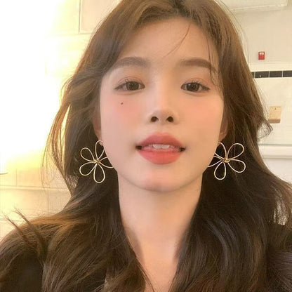 Floral Stud Alloy Earring Wirework