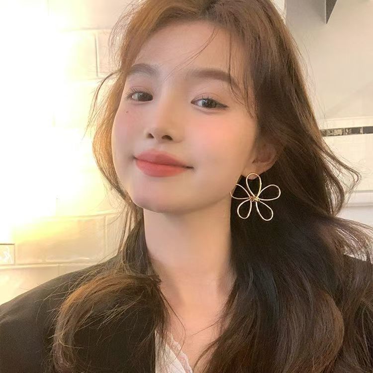 Floral Stud Alloy Earring Wirework