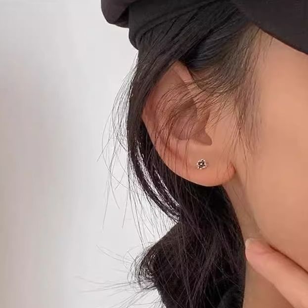 Rhinestone Flower Stud Earring