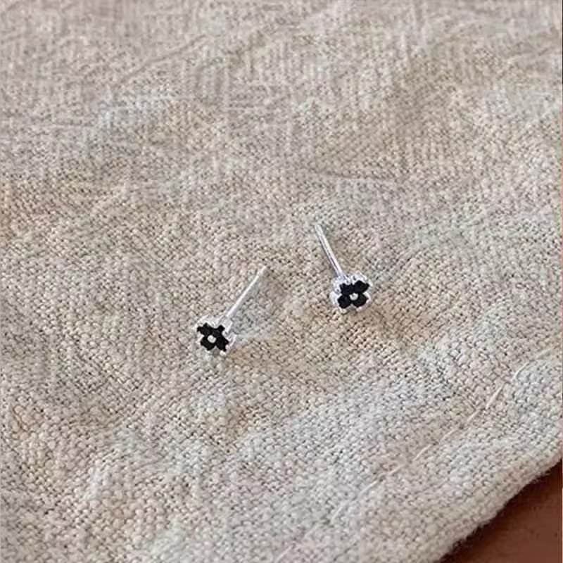 Rhinestone Flower Stud Earring
